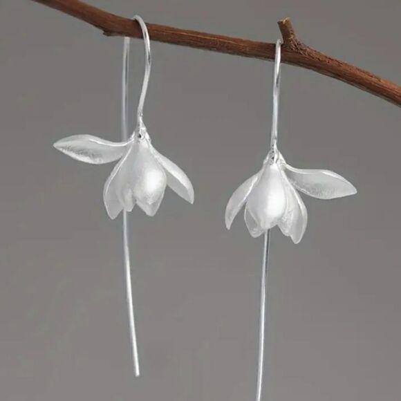 Retro Style Magnolia Earrings Gold or Silver Plated Fashion Jewelry - Picture 5 of 5